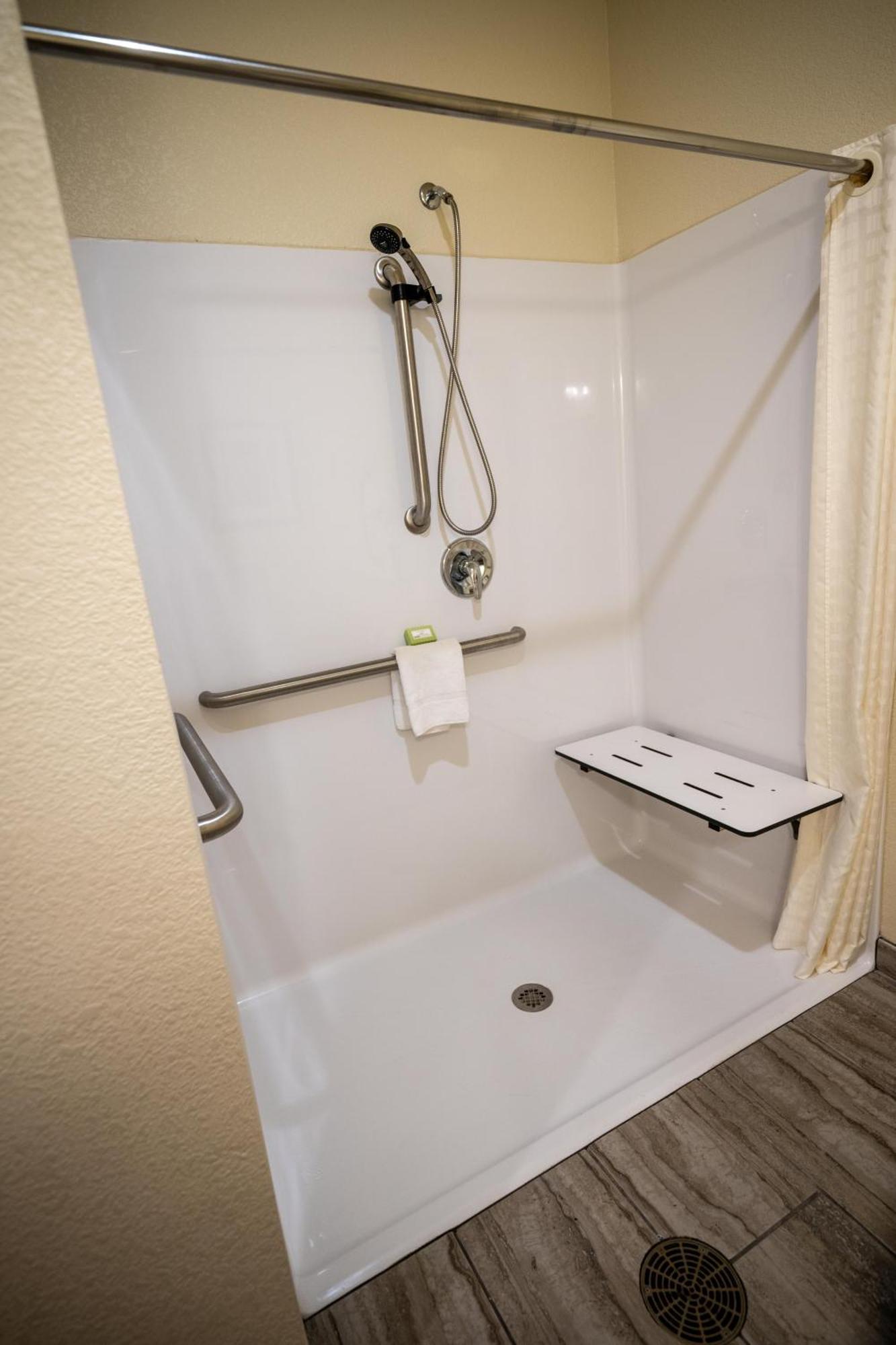 Cobblestone Hotel & Suites - Lamar Luaran gambar